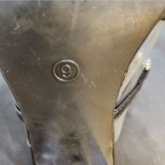 BRAND NEW OLIVER & KATE CLEAR STRAP JEWEL EMBELLISHMENTS OPEN-TOE SANDAL - Picture 13 of 14